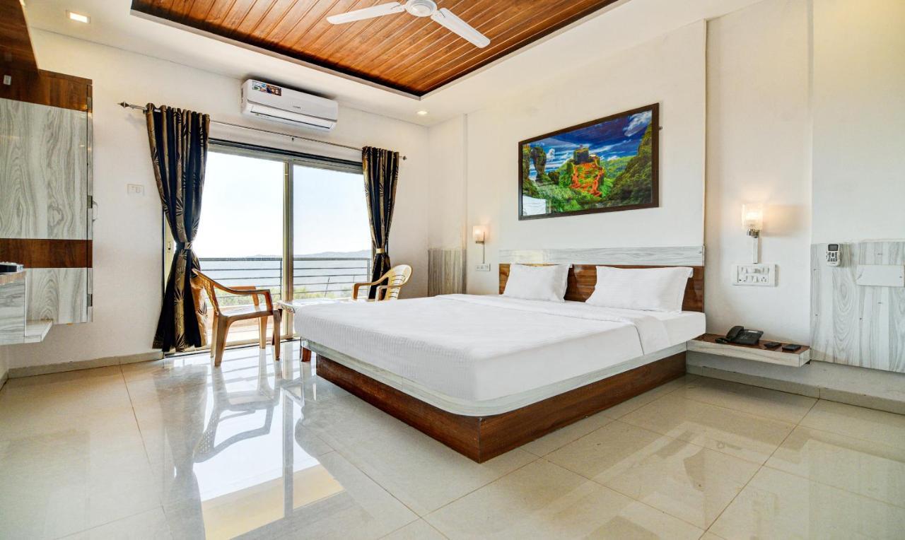 อาทิตย์ ฮิลล์ วิว อินน์ - โรงแรมในมหาพาเลศวร มหาบาเลชวาร์ ภายนอก รูปภาพ